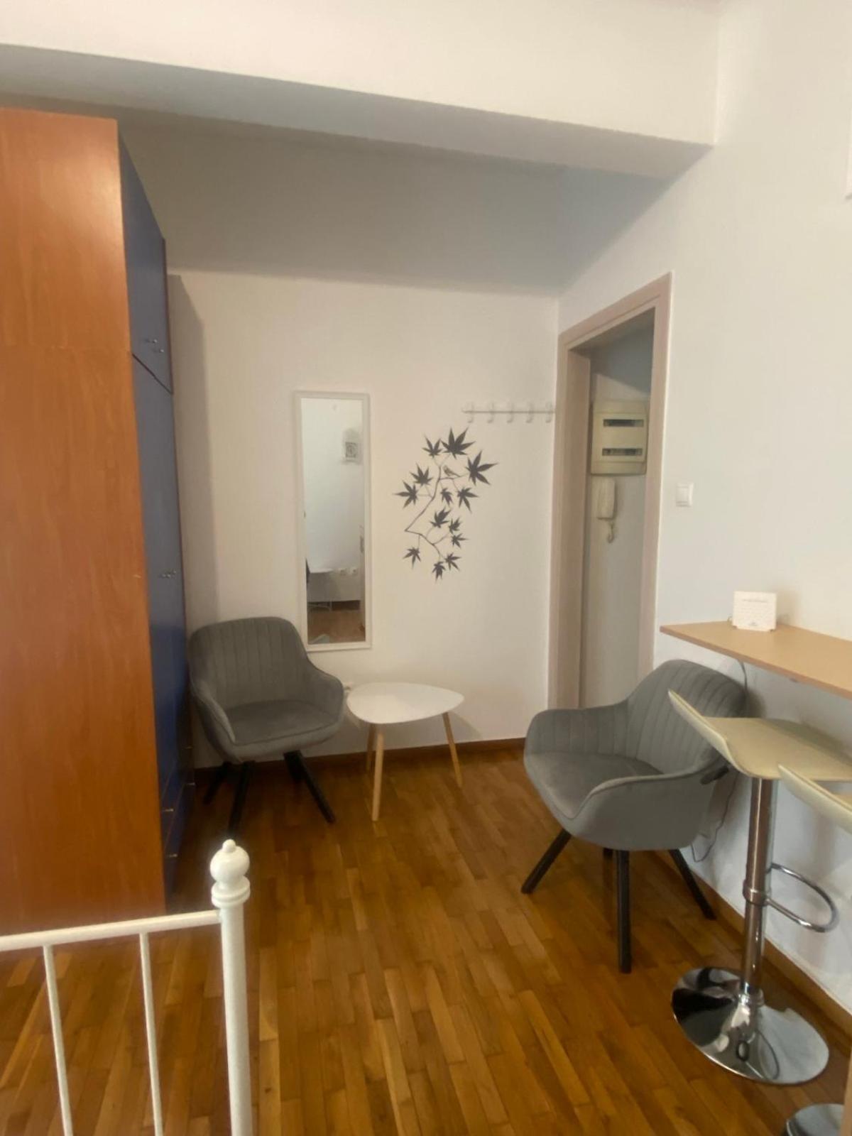 Modern, Ideally Located Studio Apartment Athens Exterior photo