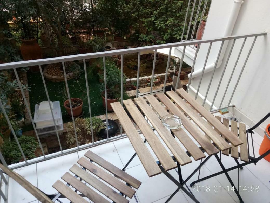 Modern, Ideally Located Studio Apartment Athens Exterior photo