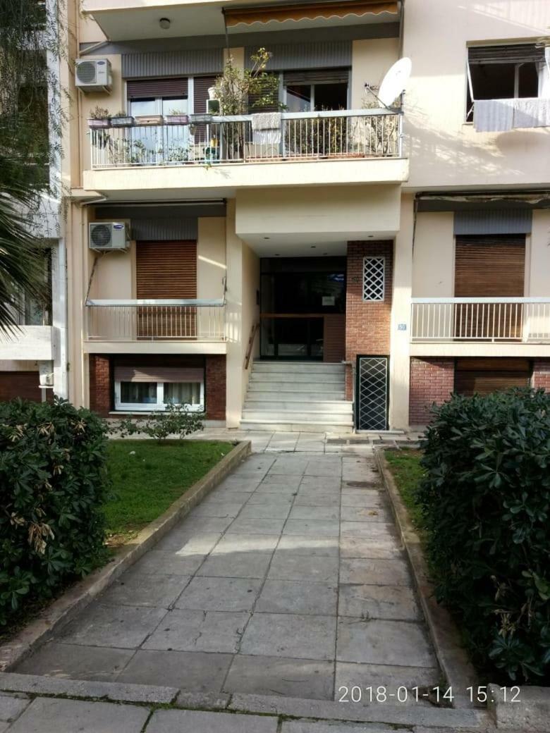 Modern, Ideally Located Studio Apartment Athens Exterior photo